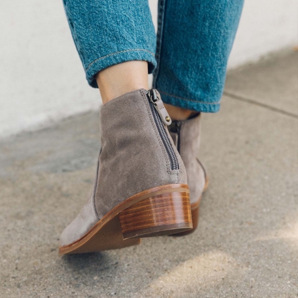 Soludos Anthropologie Venetian Gray Flat Ankle Boots Suede Size 7 - Picture 3 of 11
